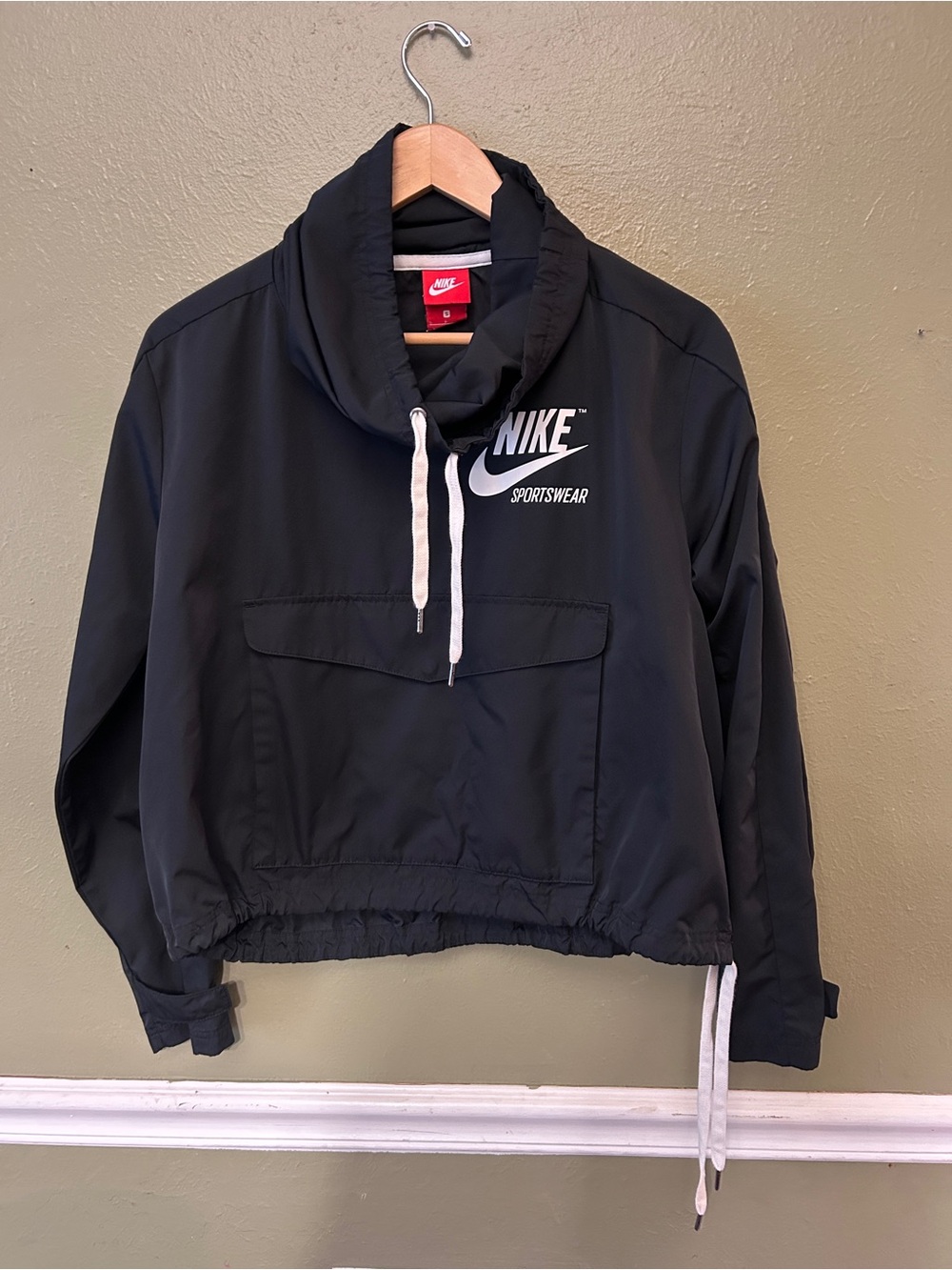 Nike retro Women's Black Funnel Neck Pullover windbreaker Jacket with White logo
